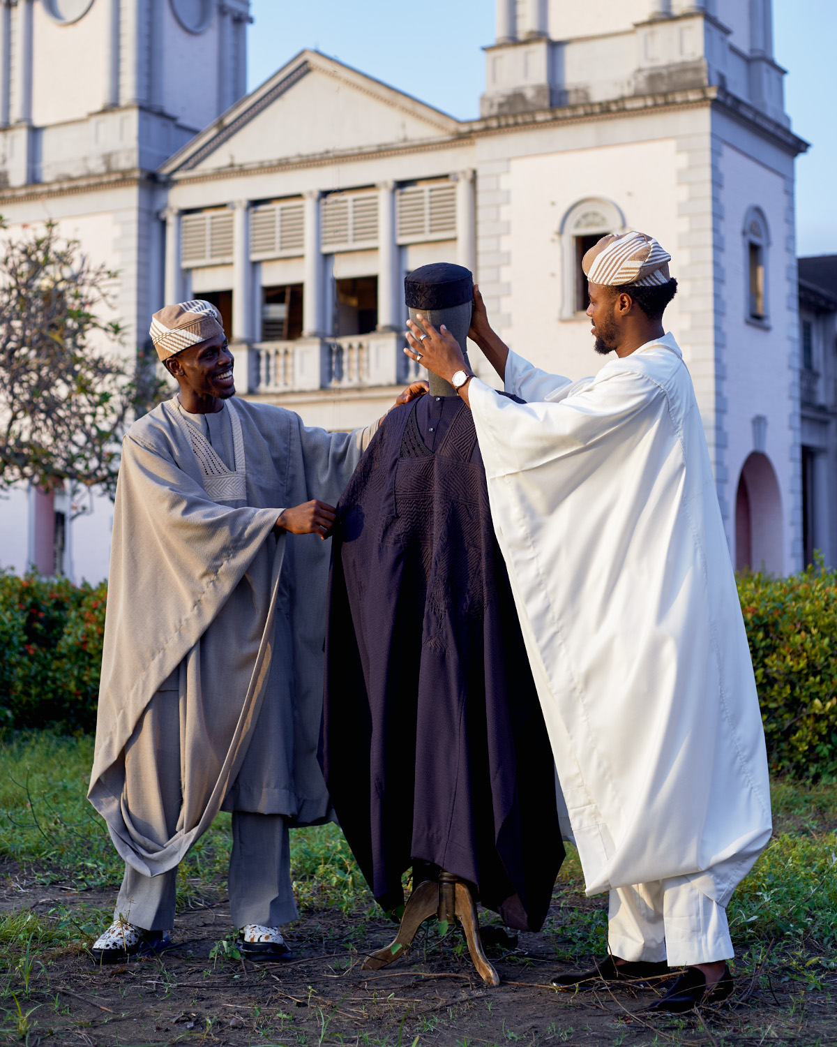 Orí Adé traditional caps styled with agbada outfits in a fashion shoot produced by Oxgital