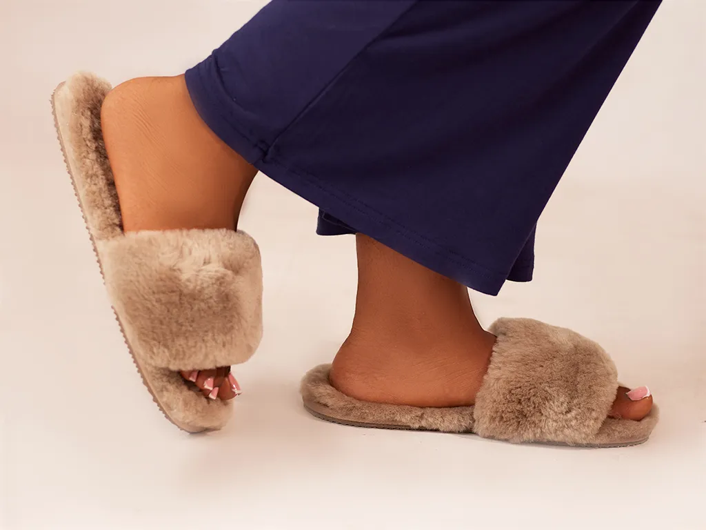 Àlàyò footwear featured in a product photoshoot by Oxgital.